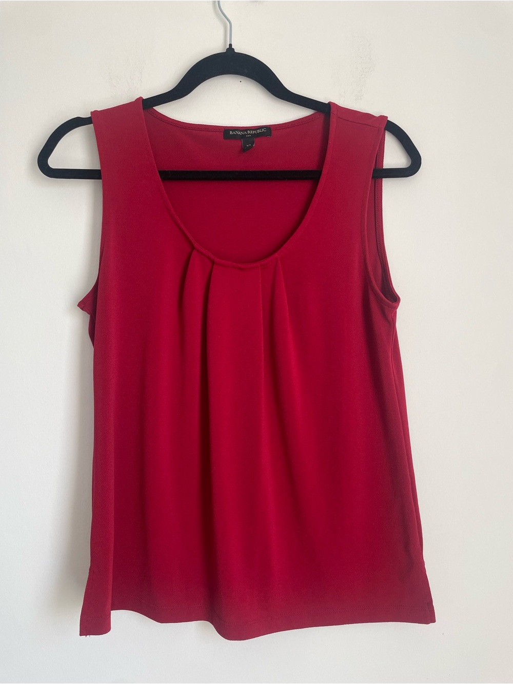 Banana Republic Dark Red Scoop Neck Relaxed Fit Tank Top Size XS - runs large